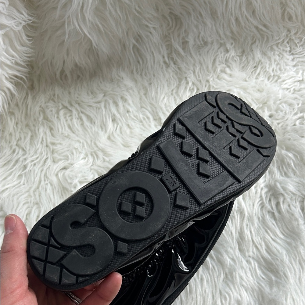 AEROSOLES Shiny Black Flats - Picture 5 of 6